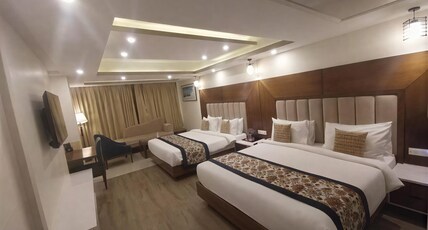 Effotel By Sayaji Dehradun Room Type - Deluxe Twin Room with City View