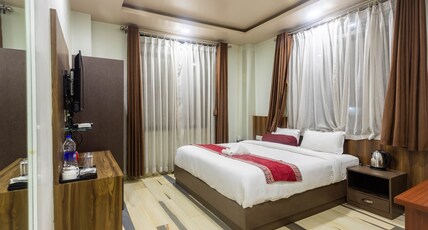 The Sr Hotel Room Type - Deluxe Triple Room