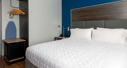 Tru by Hilton Wilmington Room Type - 1 KING HEARING ACCESSIBLE
