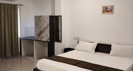 Luxury Dhavika stay eat n celebrate Room Type - Executive 2