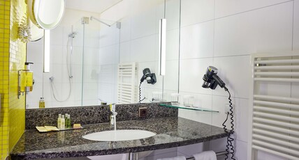DoubleTree by Hilton Hannover Schweizerhof Room Type - KING GUEST ROOM