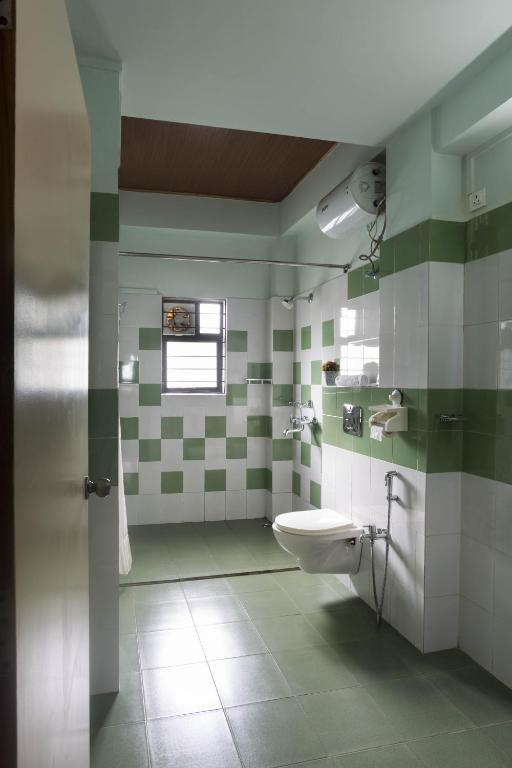 SHA RI LOUM HOMESTAY - Tap to explore photos