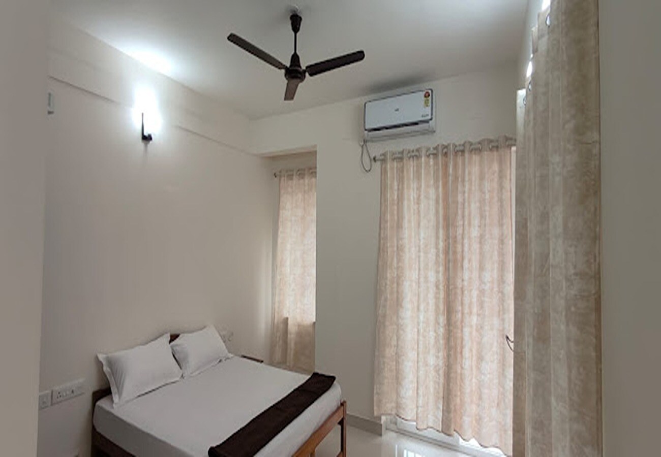Hobiz 2-BHK Serviced Apartment - Tap to explore photos