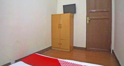 Hotel O Guesthouse 899 Room Type - Saver Double