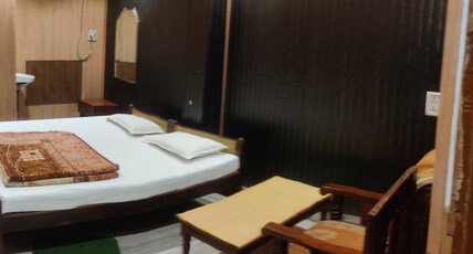 Krishan Kanhiya Room Type - Deluxe AC Room