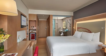 NOVOTEL DANANG PREMIER HAN RIVER Room Type - Superior Room, Balcony, Han River View Bay View - 1 King Bed NOVOTEL DANANG PREMIER HAN RIVER Room Type - Superior Room, Balcony, Han River View Bay View - 1 King Bed