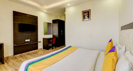 Hotel Surya Residency Room Type - Deluxe Room