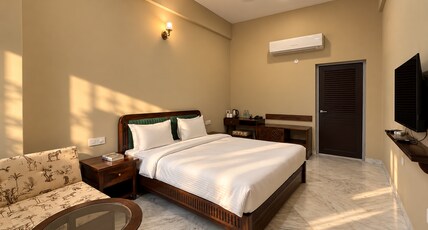 Kings Abode - Luxuria Ranakpur by Moustache Room Type - Superior Room with Shared Pool