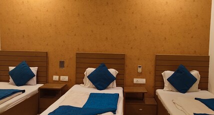 Hotel Arina Inn Near Red Fort Room Type - Deluxe Triple Bed