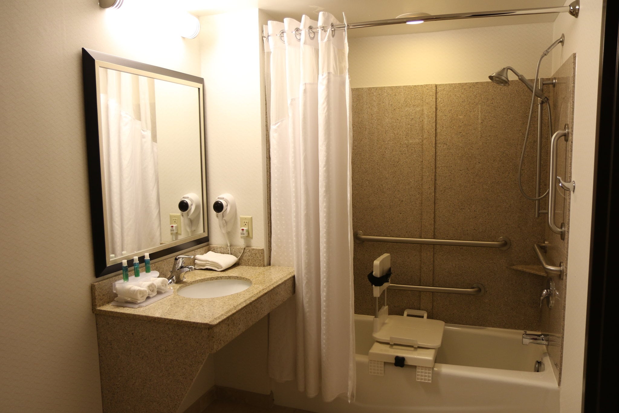 Holiday Inn Express Pittsburgh E - Waterfront Dr, an IHG Hotel - Tap to explore photos