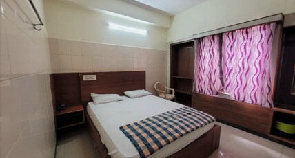 Sri NA Residency Room Type - Double Bed Standard Non AC