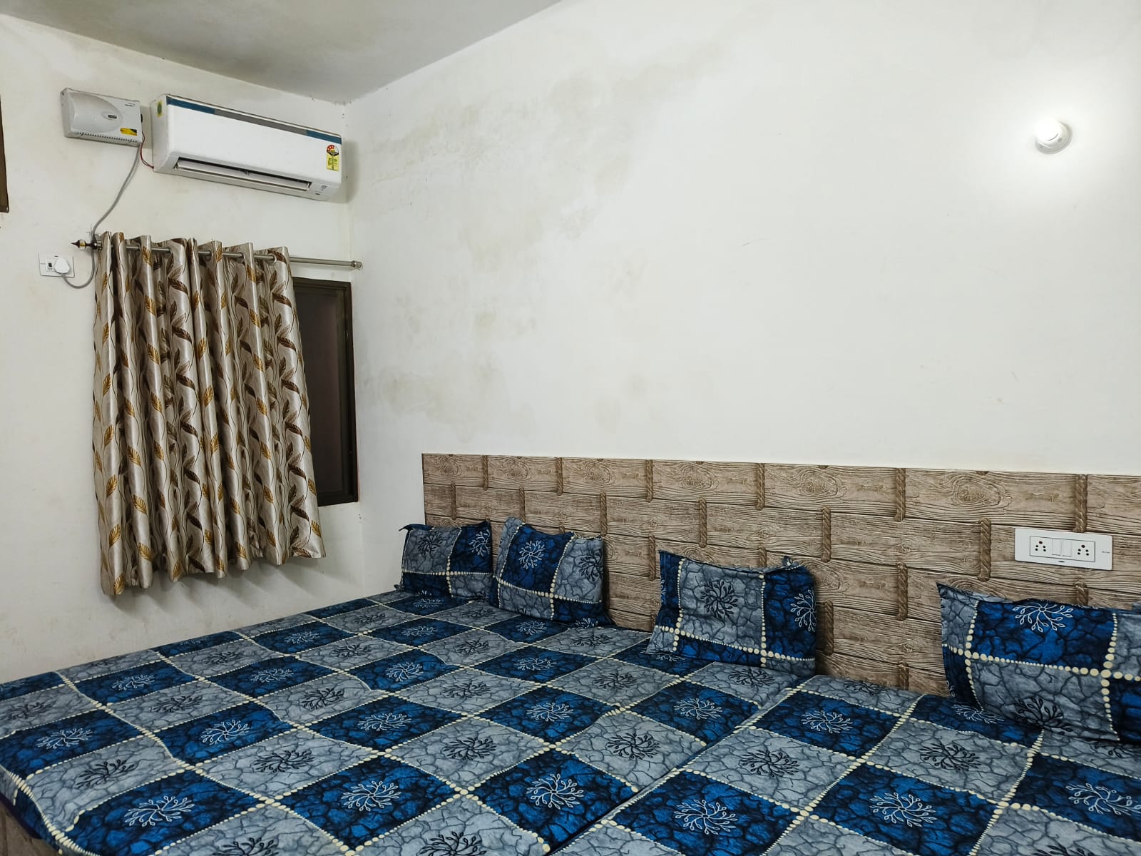 Satyadev guest house - Tap to explore photos