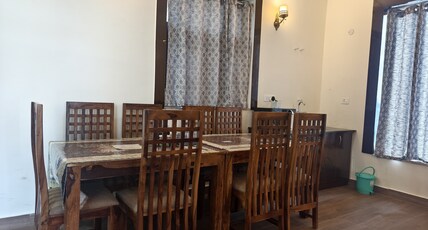 Katyal's Studio: The Himalayan Delight Room Type - Trishool Studio: Himalayan View