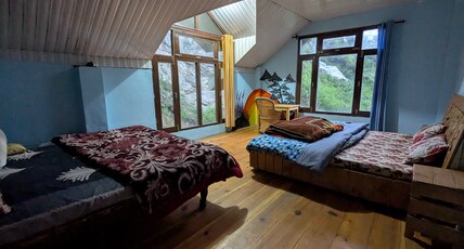 Alpine Homes  Woodhouse   Cafe Room Type - Twin double bed room with Shared washroom