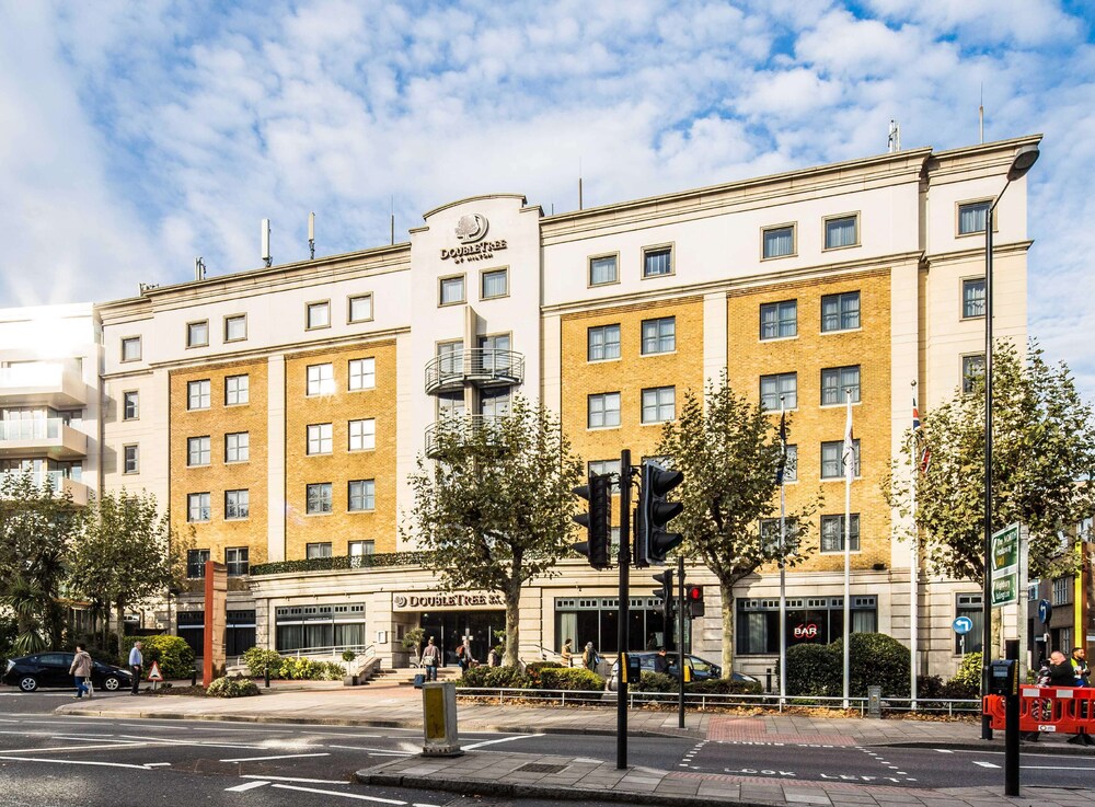 DoubleTree by Hilton London Angel Kings Cross - Tap to explore photos