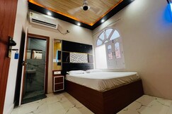 Address of Hotel Kashika (2 minutes walking distance to Kashi vishwanath temple)