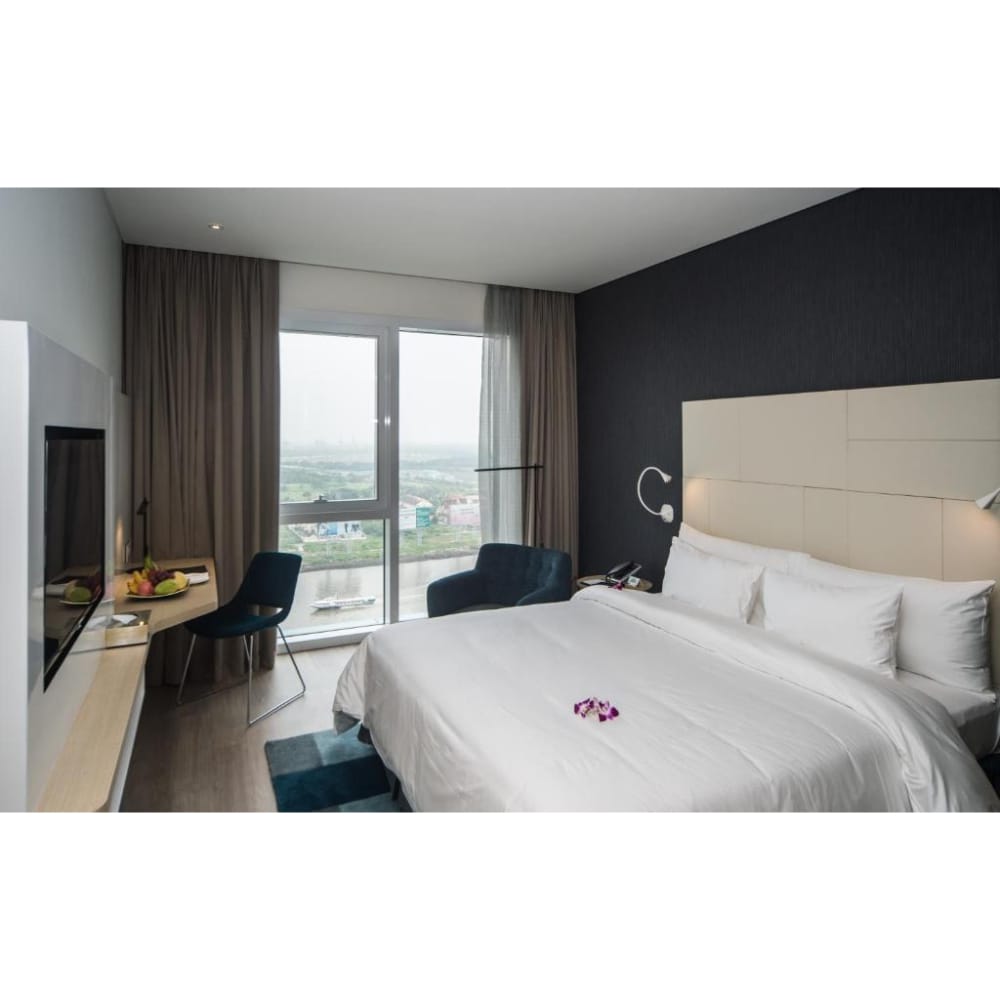 Liberty Central Saigon Riverside Hotel - Tap to explore photos