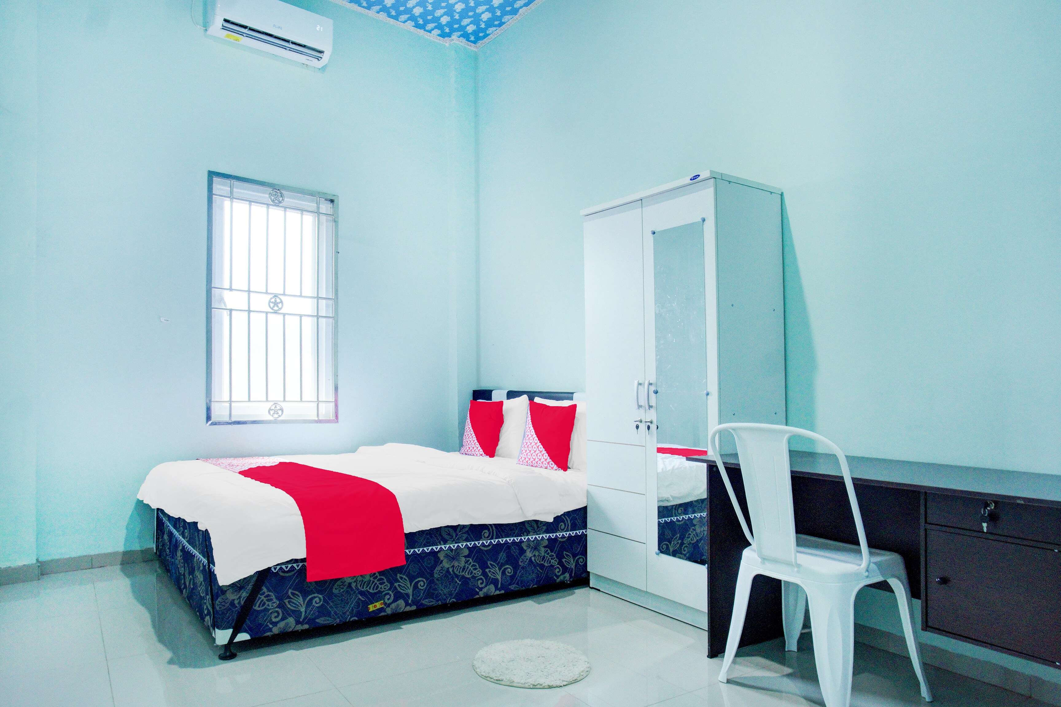 Hotel O Al Barokah Embun Kostel Syariah - Tap to explore photos
