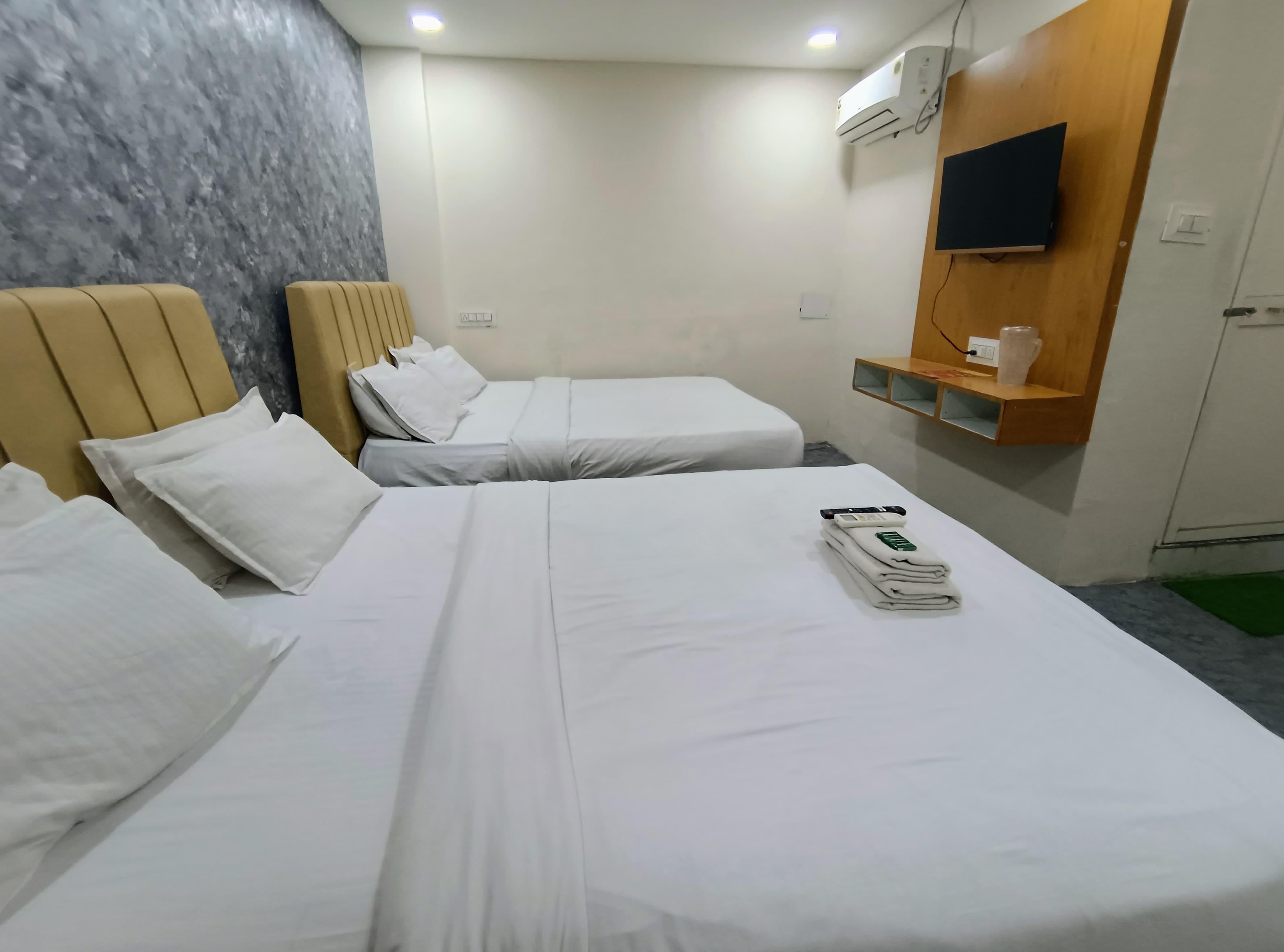 Hotel Mahakal Avantika Palace - Tap to explore photos