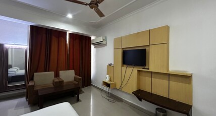 Hotel Aries Room Type - Deluxe Room