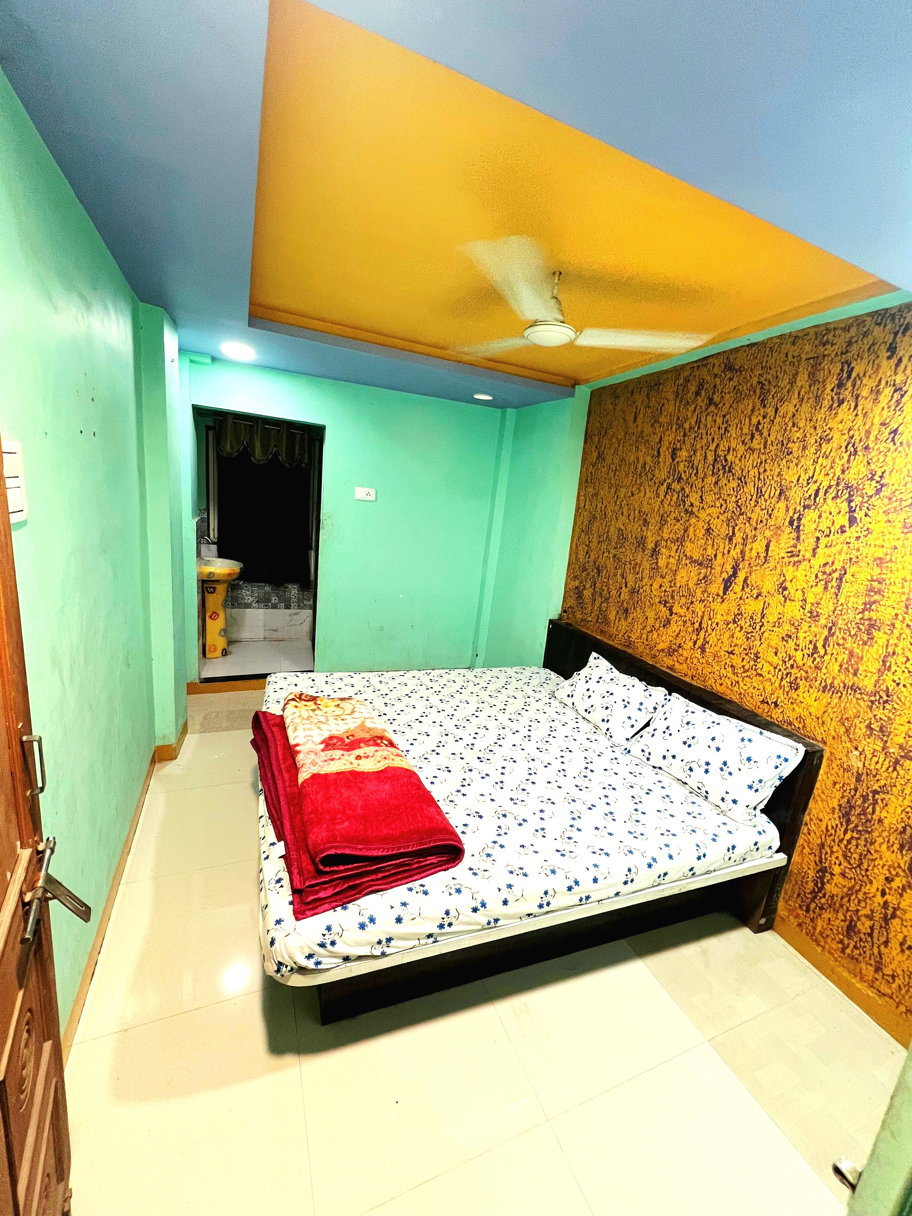 Shri Vinayak Guest House Omkareshwar - Tap to explore photos