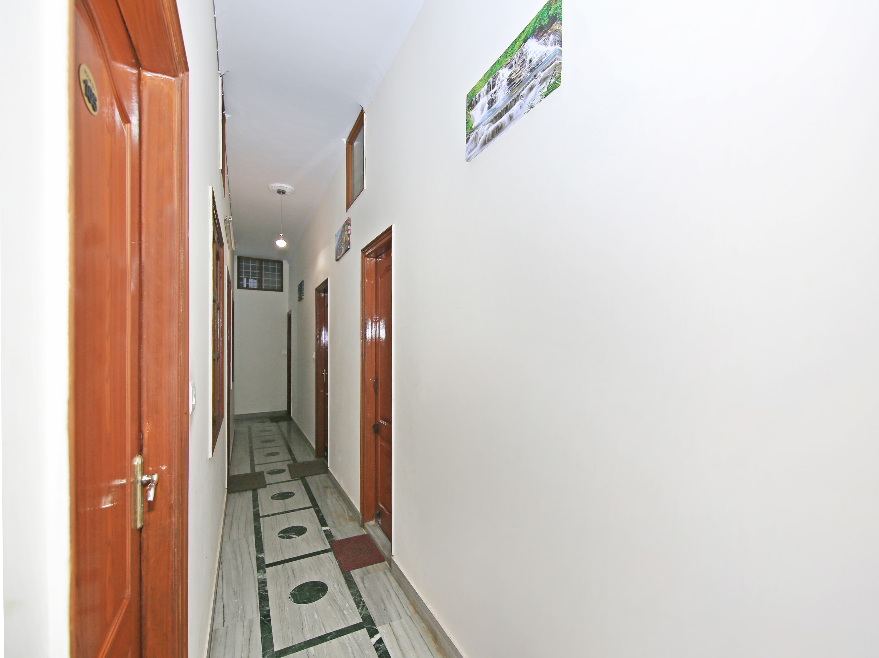 Tanush Homestay - 100 Mtrs Railway Station - Tap to explore photos