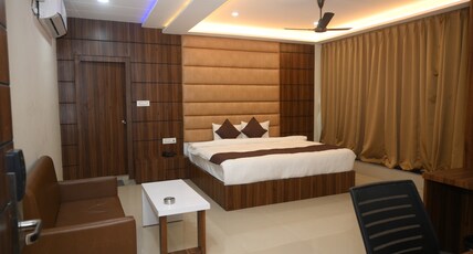 Atithi Regency Room Type - Deluxe Room