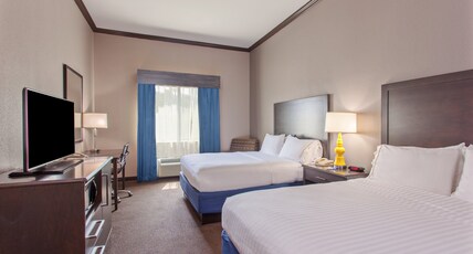 Holiday Inn Express Hotel & Suites Wharton Room Type - 2 Queen Standard Comm Accessible Tub