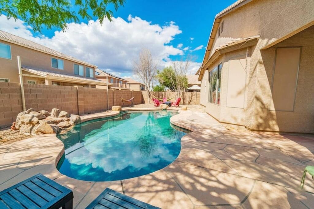 Desert Oasis King Bed PVT Pool Fire Pit-WiFI - Tap to explore photos