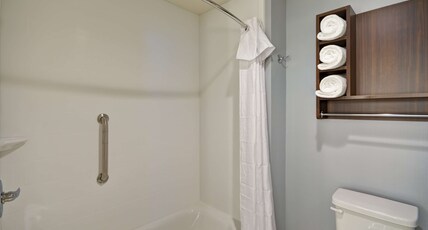 Homewood Suites by Hilton Phoenix Tempe ASU Area Room Type - 2QN ACC TUB 1 BDRM SUITE
