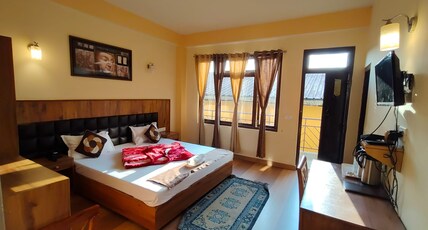 HOTEL UTPALA Room Type - DELUXE NON VIEW (DOUBLE BED)
