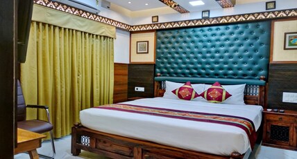Dvarka inn Room Type - Deluxe Room