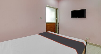 Hotel VijayaGrand Room Type - Executive Room