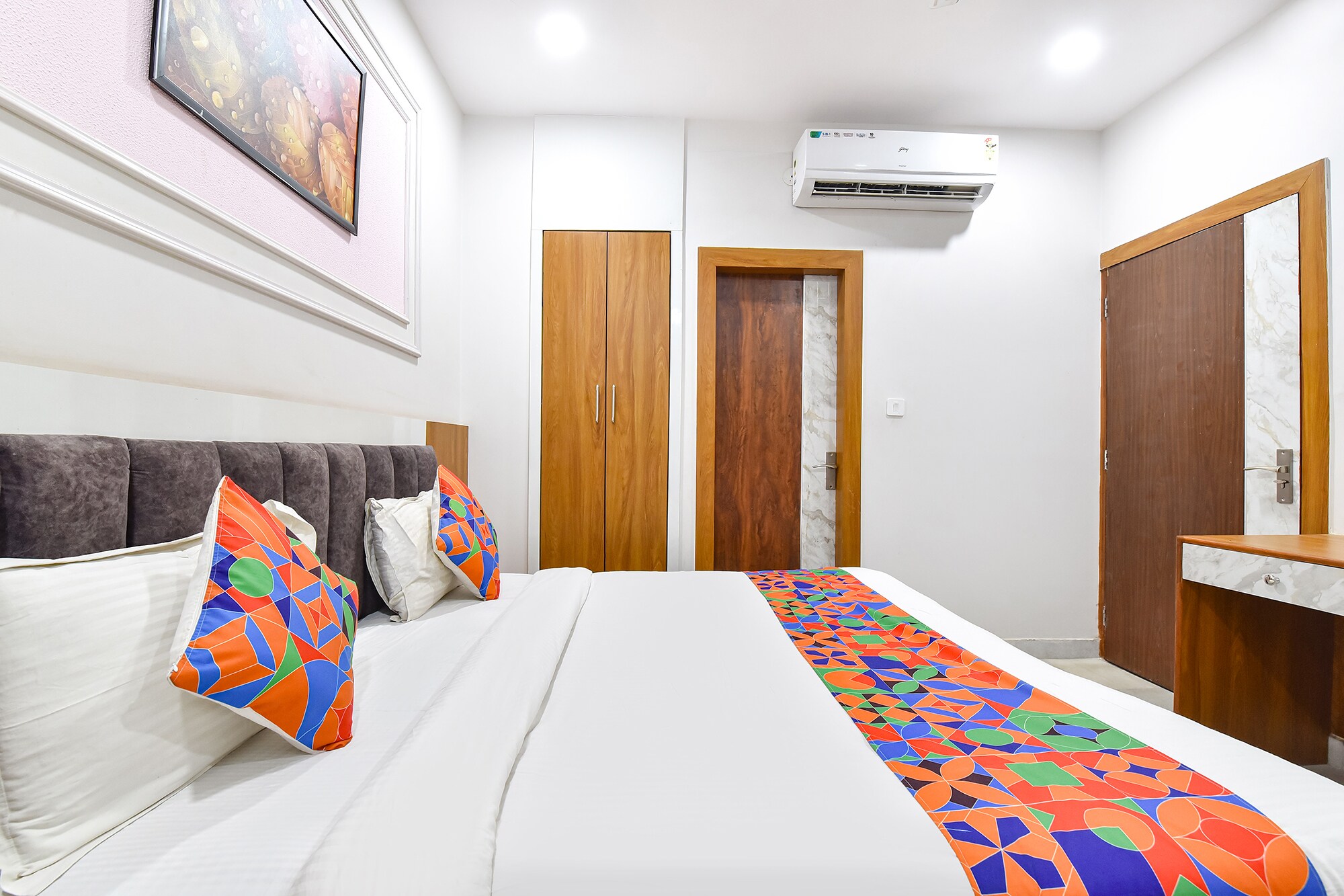FabHotel Maruti - Near Jawahar Circle, Patrika Gate - Tap to explore photos