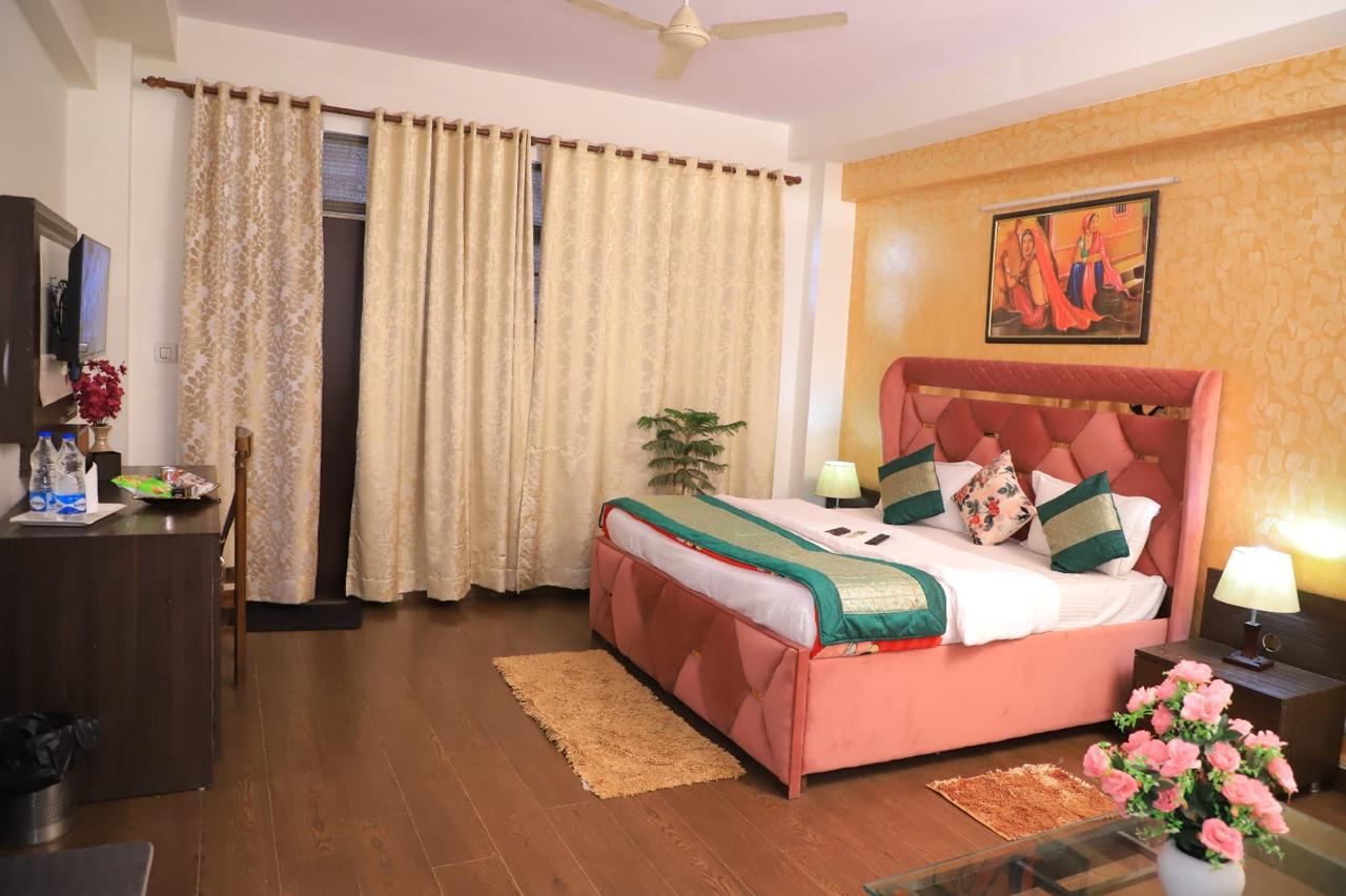 Fortune Home 4bhk, MG Road, Essel Tower - Tap to explore photos