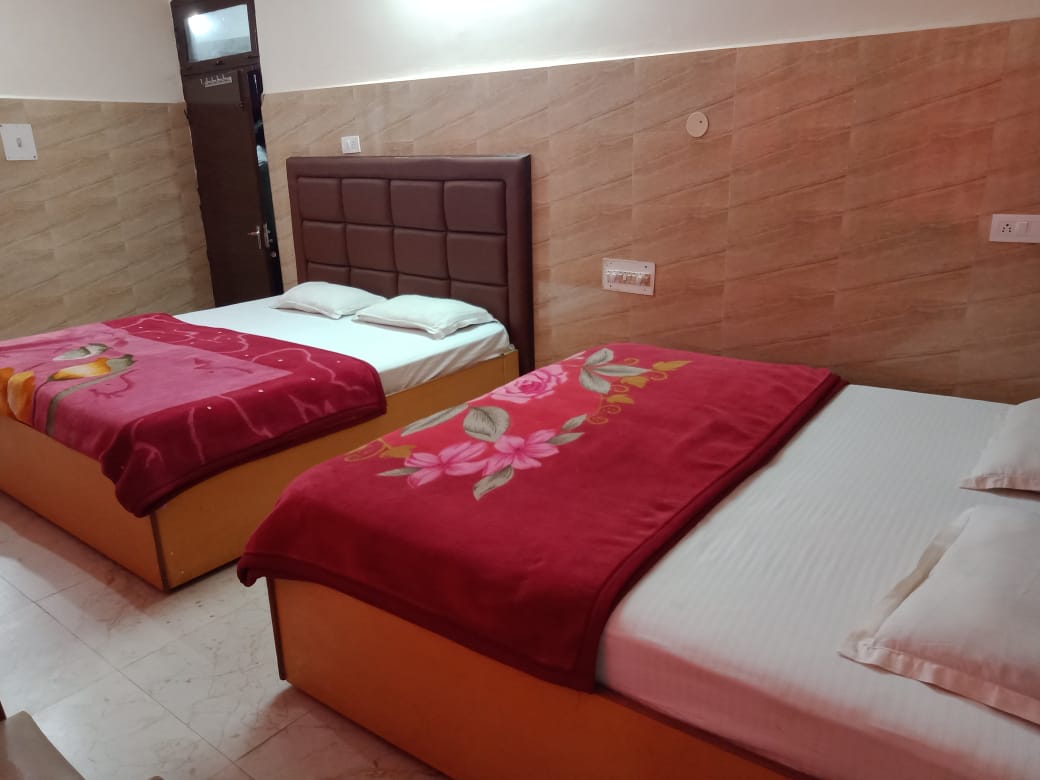 Hotel Amar Palace| Opp.Raghunath Temple Jammu - Tap to explore photos