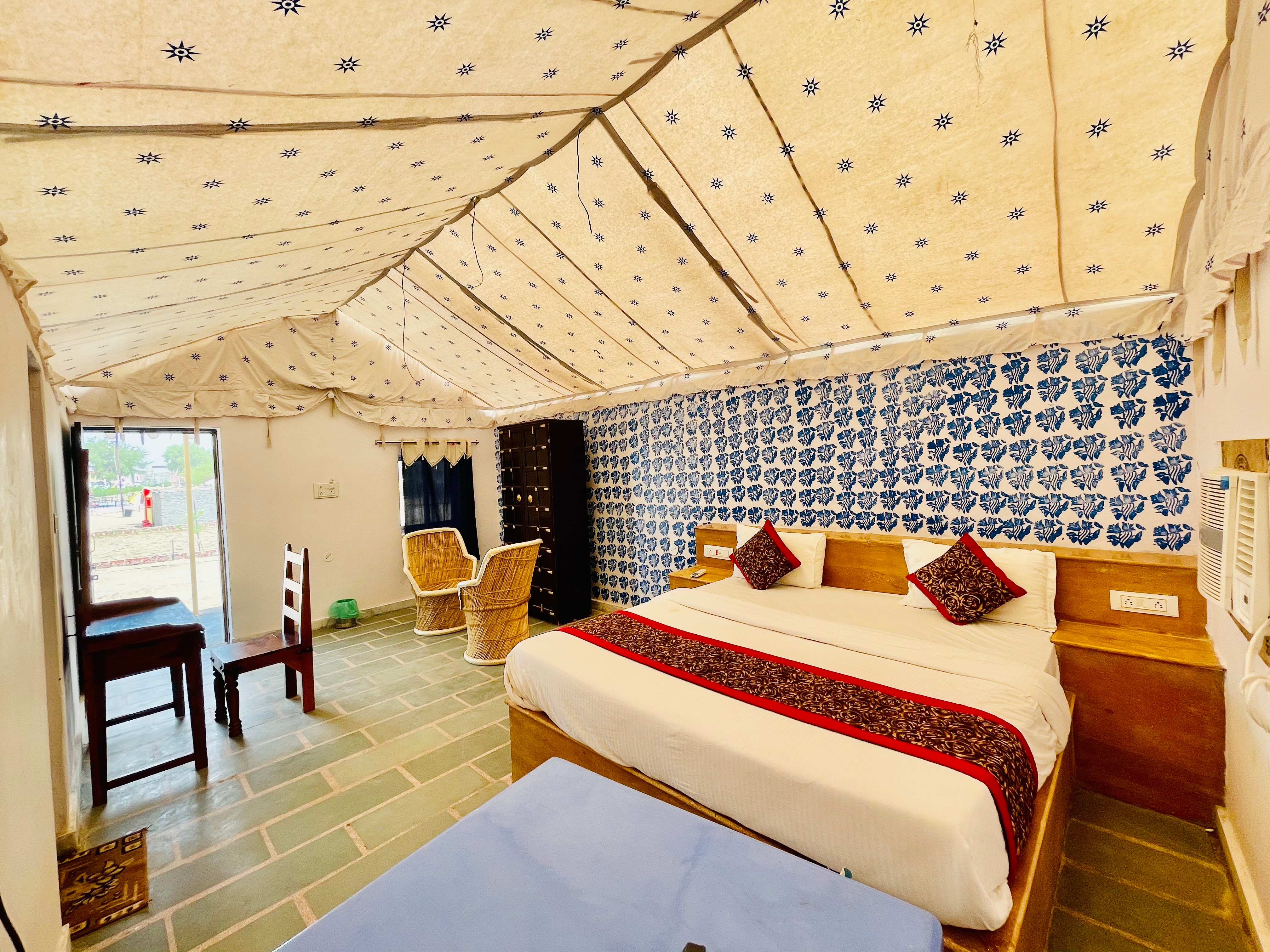 The Sandy Resort Jaisalmer - Tap to explore photos