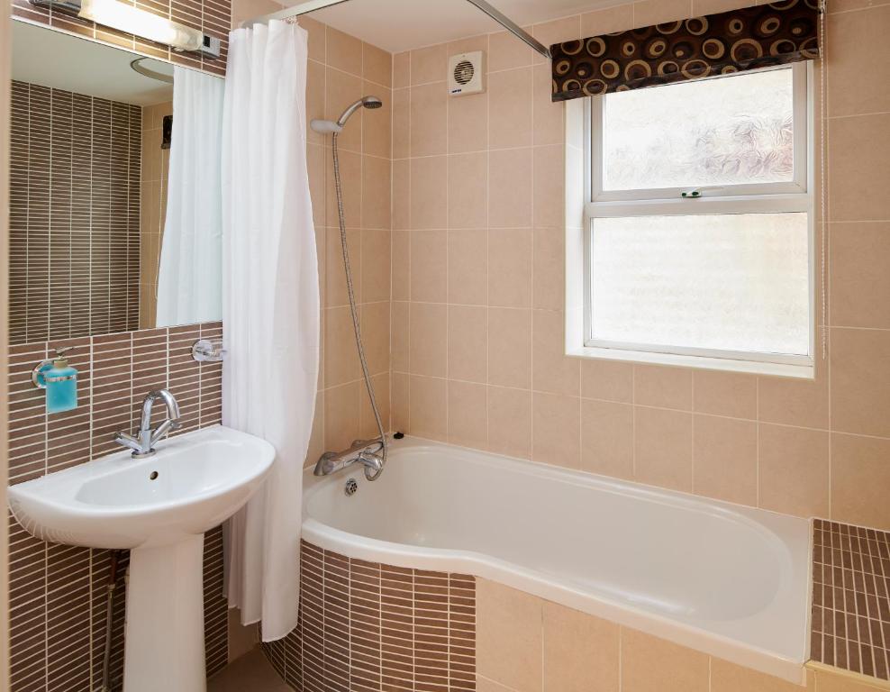 Revado Hotel, Norwich City Centre - Tap to explore photos