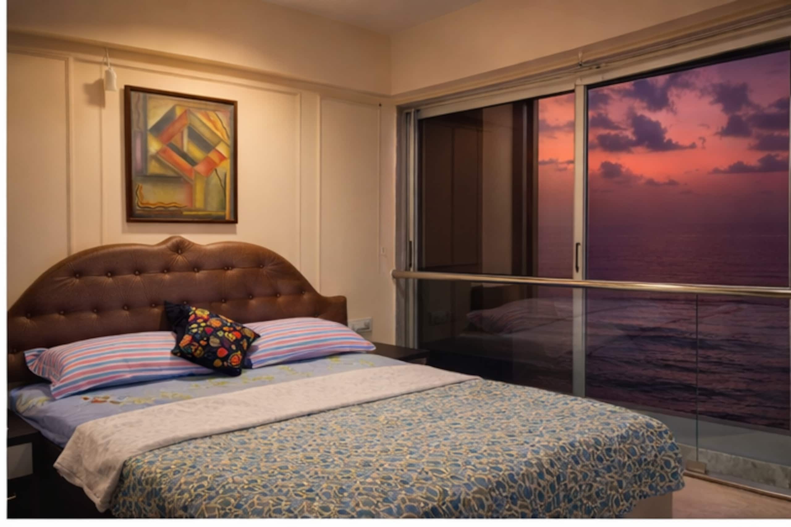 3 BHK Seafacing South Mumbai Ocean 360 - Tap to explore photos