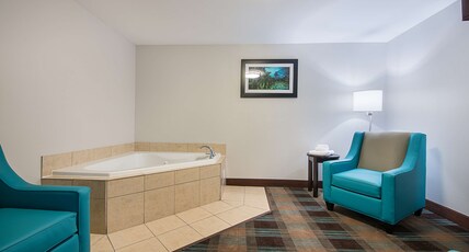 Best Western Plus Deridder Inn & Suites Room Type - Suite-1 King Bed, Non-Smoking, Mini Suite, Whirlpool, Sofa For Seating, High Speed Internet Access, 