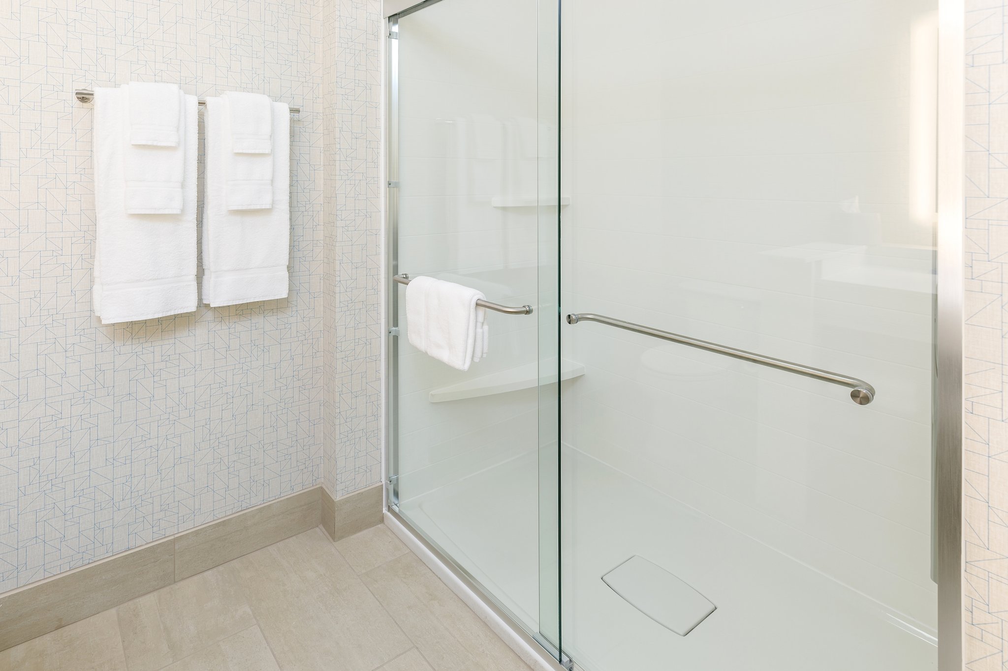 Holiday Inn Express & Suites Sturbridge - Tap to explore photos