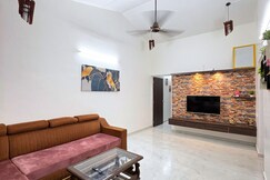 Cozy 2Bhk with A c Hall Perfect For Small Groups