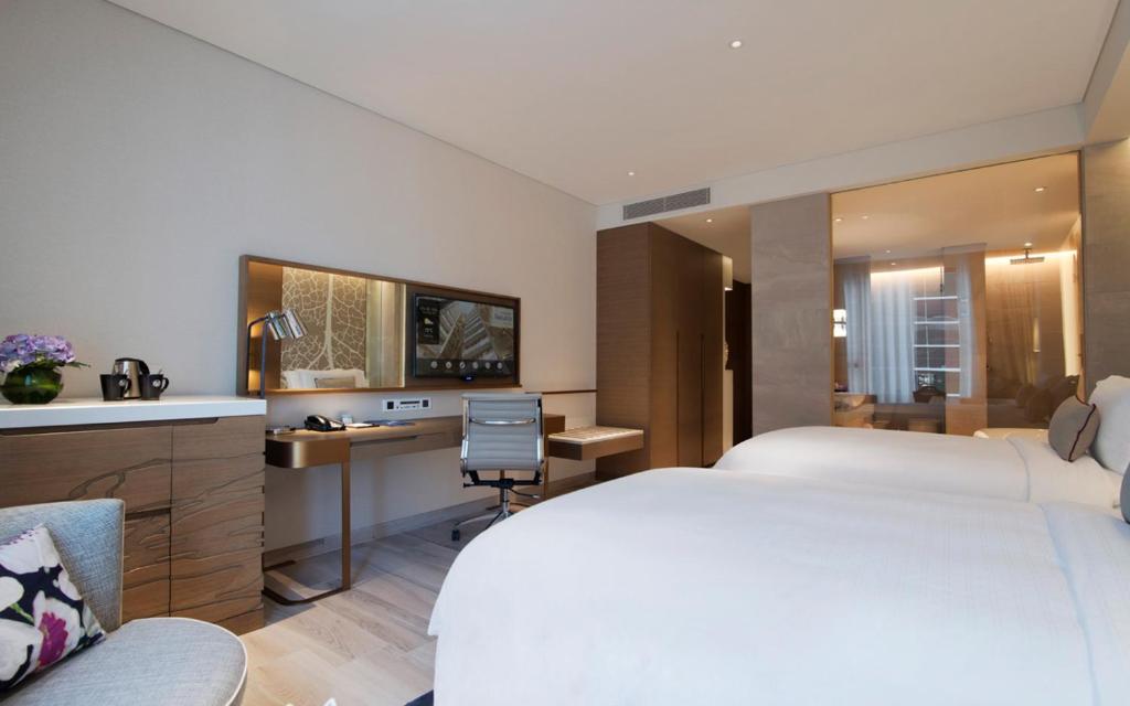 Al Bandar Rotana - Tap to explore photos