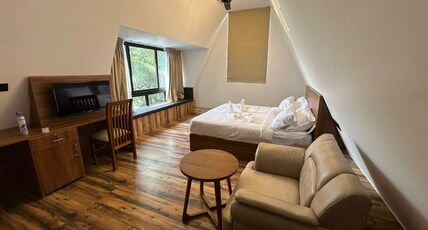 MANGALATH RESORTS Room Type - Luxury King Bed Room with River View
