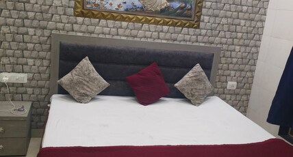 Krapalu Hari Dham Room Type - Bedroom 101