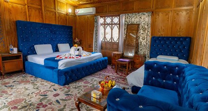 Wangnoo Heritage Houseboats Room Type - AC Premium Rooms
