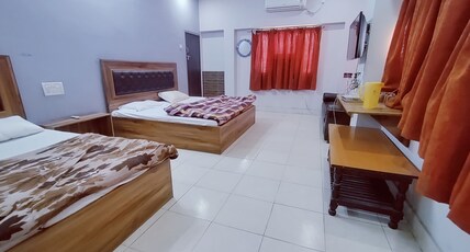 PALACE HOTEL Room Type - Delux Family Room