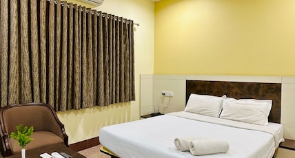 Adarsha Palace Room Type - Deluxe Double AC Room Adarsha Palace Room Type - Deluxe Double AC Room