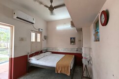 Sheshalaya AC Home Stay