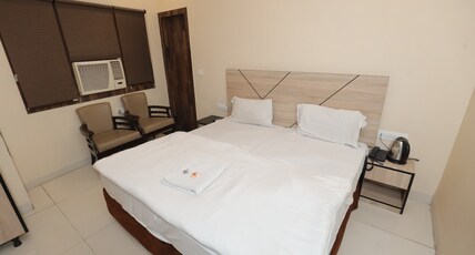 Hotel Malik Residency Room Type - Super deluxe room